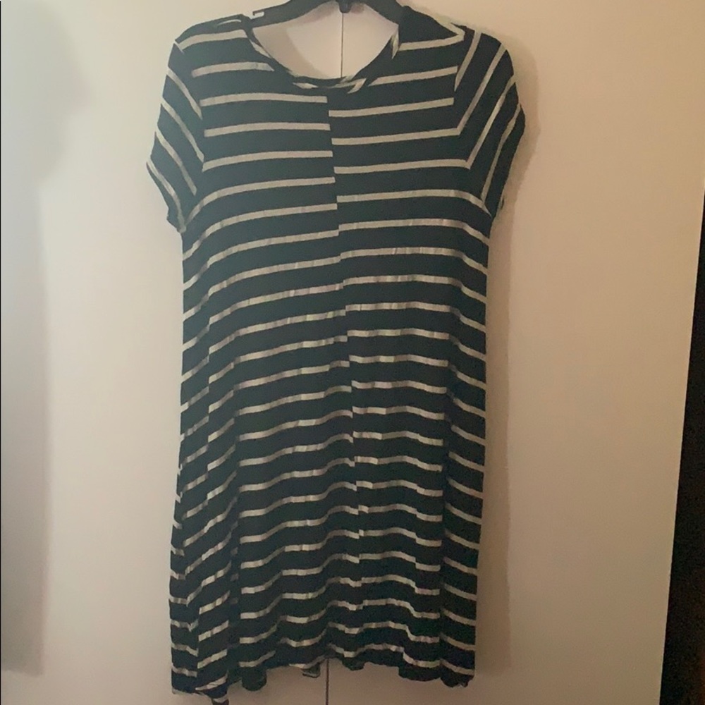 Short sleeve knit dress
